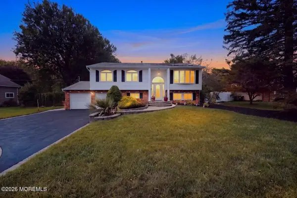 25 Koenig Lane, Freehold, NJ 07728