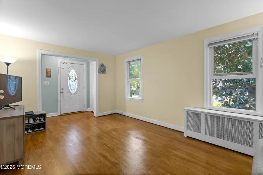 16 Vanderbilt Place, Woodbridge, NJ 07095 - #3