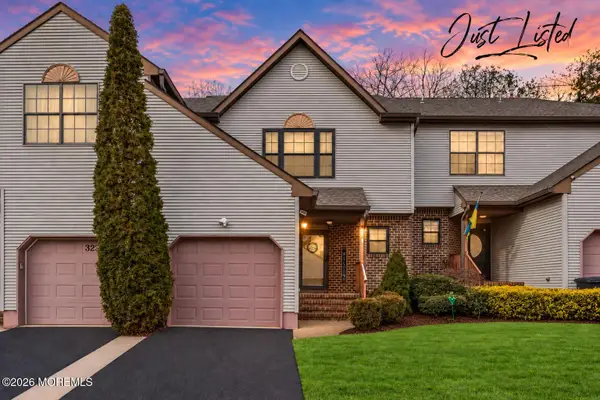 324 Oak Knoll Drive, Manalapan, NJ 07726