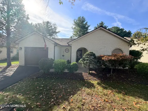 7 Hampton Drive, Marlboro, NJ 07746