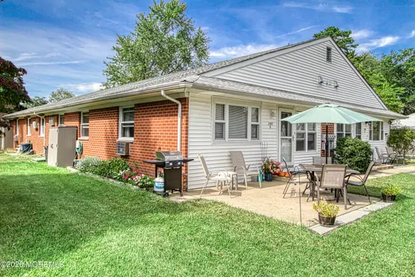 185 D Laurel Place, Whiting, NJ 08759