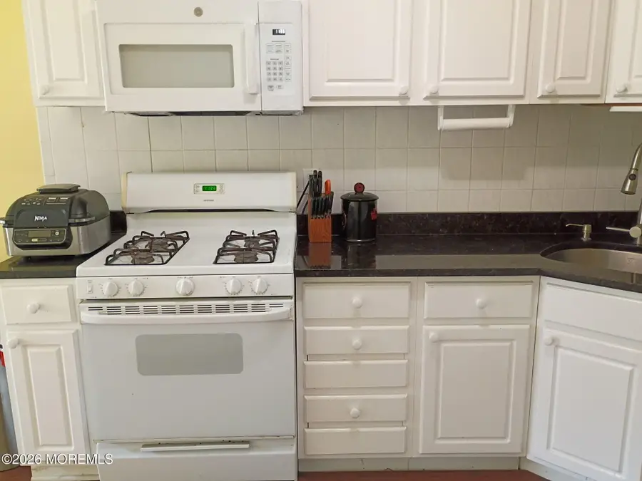 6 Lake Avenue #3B, East Brunswick, NJ 08816 - #3