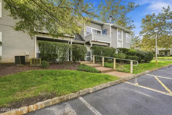 20 Gait Court, Tinton Falls, NJ 07753