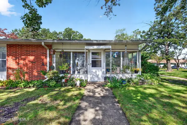 102 Edinburgh Lane #F, Lakewood, NJ 08701