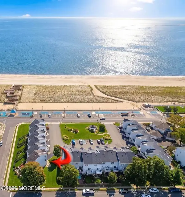 7 Vista Shores Drive, Union Beach, NJ 07735