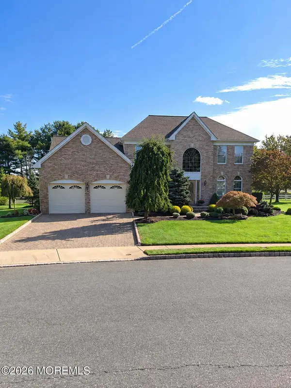 6 Nicklaus Lane, Farmingdale, NJ 07727