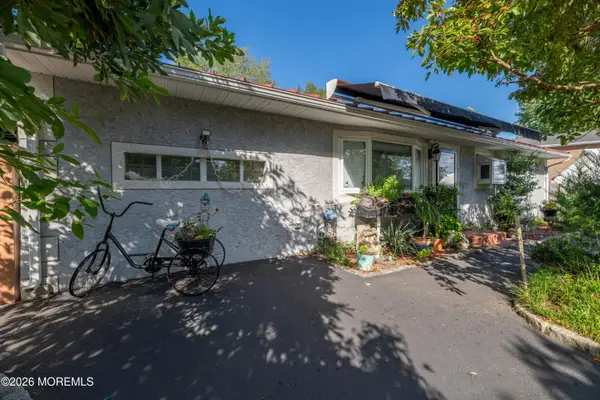 13 Lee Avenue, Bayville, NJ 08721