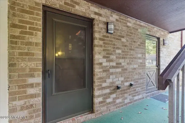 127 Amberly Drive #D, Manalapan, NJ 07726