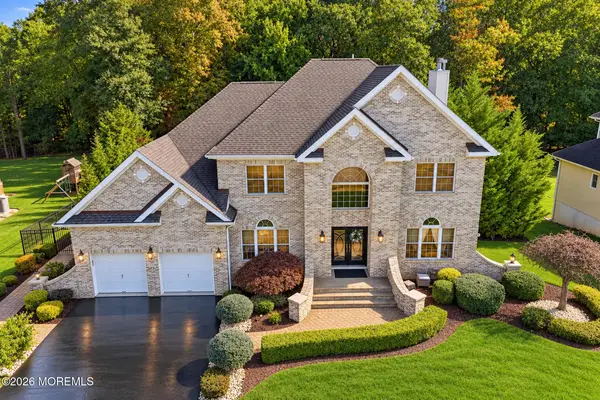 10 Treetops Drive, Monroe Twp, NJ 08831