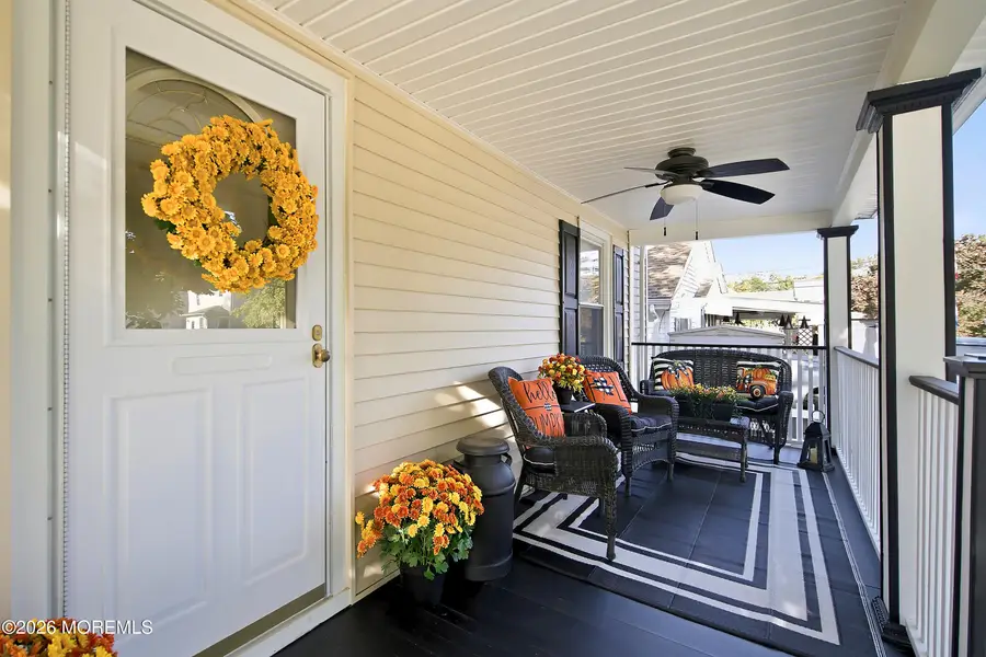 18 Locust Avenue, Fair Haven, NJ 07704 - #3