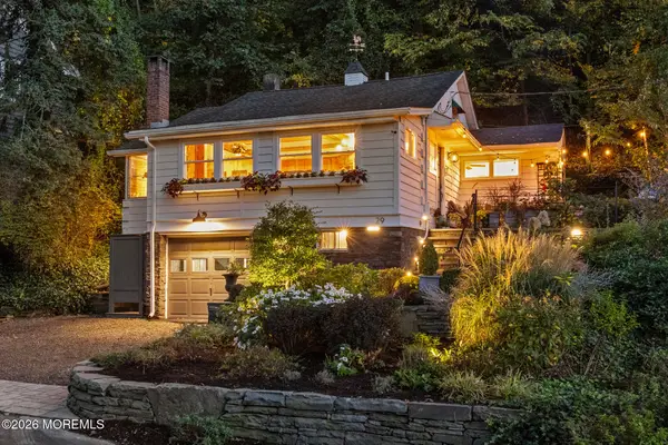 29 Bayside Drive, Atlantic Highlands, NJ 07716
