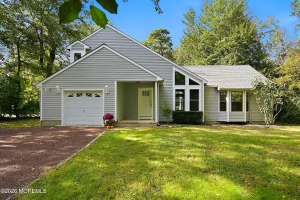 12 Champlain Court, Manahawkin, NJ 08050
