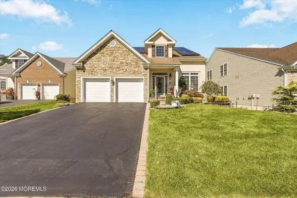 10 Salter Court, Manalapan, NJ 07726
