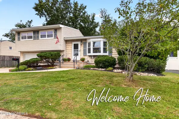 54 Stevens Avenue, Old Bridge, NJ 08857