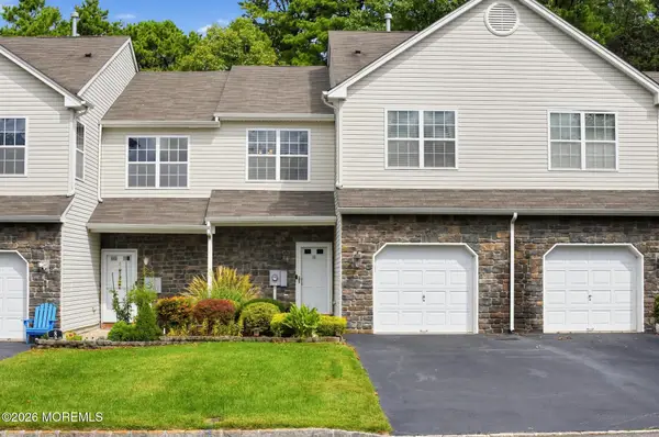 10 Santa Rosa Lane, Tinton Falls, NJ 07753