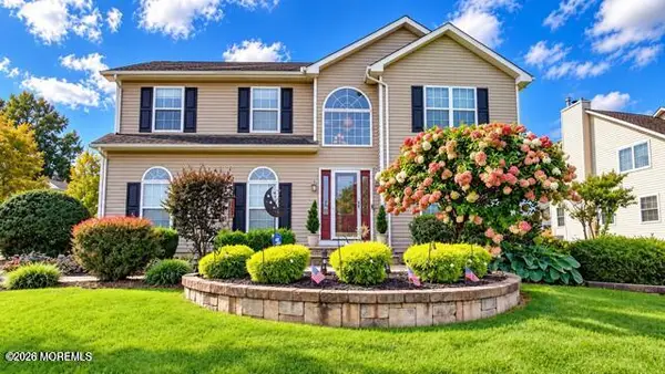 21 Samantha Circle, Matawan, NJ 07747