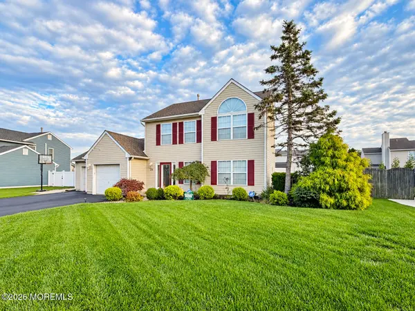 25 Bryce Canyon Road, Howell, NJ 07731