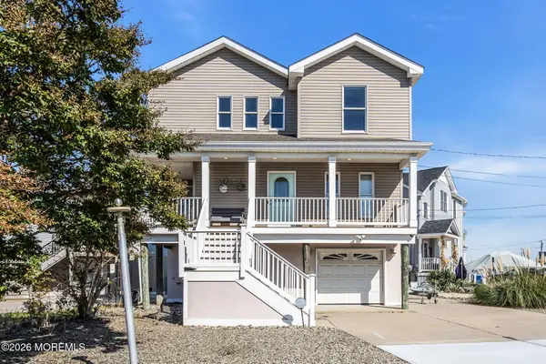 8 Marin Lane, Manahawkin, NJ 08050