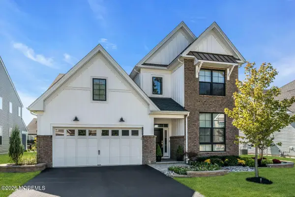 127 Grandview Circle, Farmingdale, NJ 07727