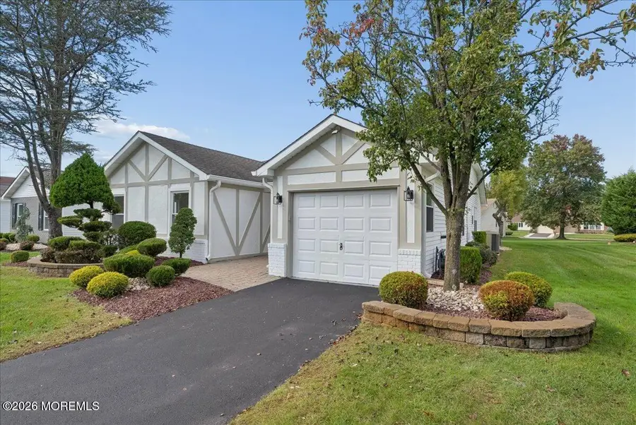 25 Hansom Lane, Marlboro, NJ 07746 - #2