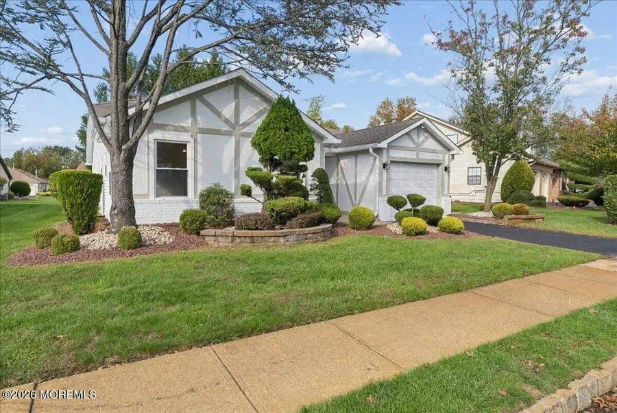 25 Hansom Lane, Marlboro, NJ 07746 - #3