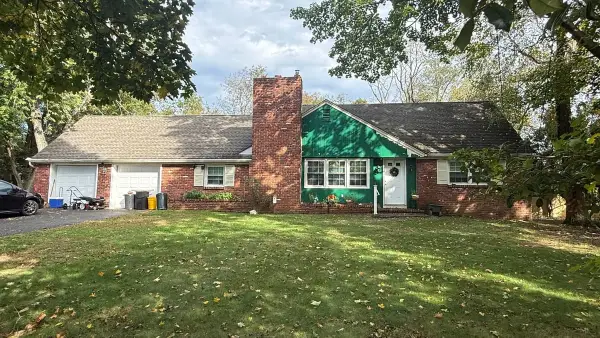 942 Old York Road, East Windsor, NJ 08520