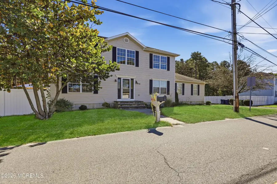 1519 Berkeley Avenue, Beachwood, NJ 08722 - #2