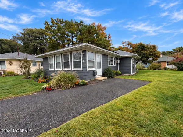 23 Saratoga Place, Toms River, NJ 08753