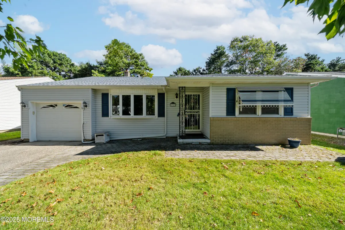 92 Castleton Drive, Toms River, NJ 08757 - #1