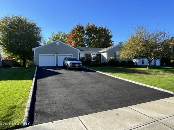 8 Abbey Lane, Ocean Twp, NJ 07712