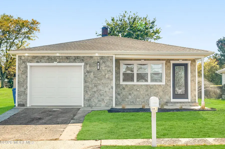27 Puerto Vallarta Street, Toms River, NJ 08757 - #2
