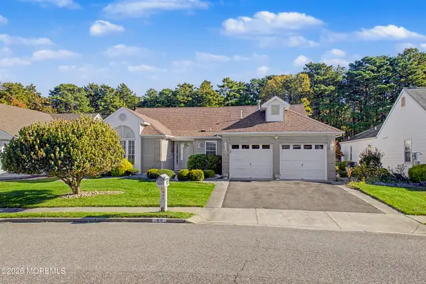 49 Narberth Way, Toms River, NJ 08757