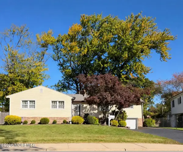 2 Knoll Terrace, Hazlet, NJ 07730