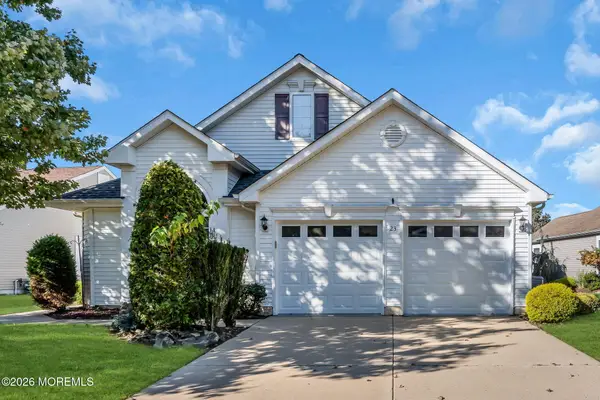 23 Turnberry Place, Jackson, NJ 08527