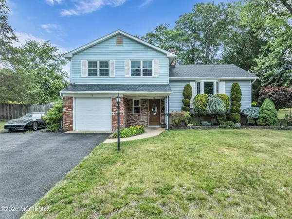 32 Brunswick Drive, Howell, NJ 07731