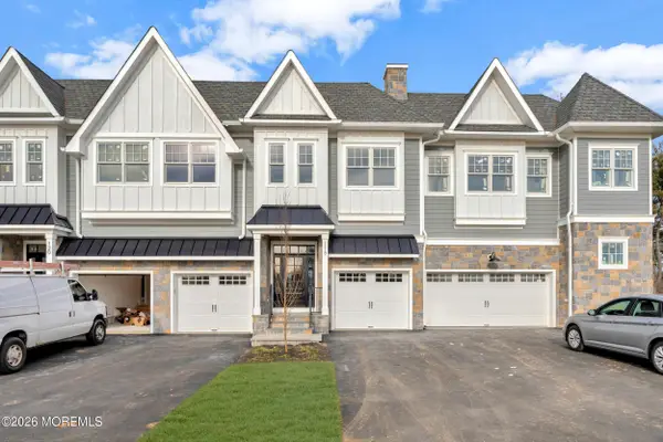 126 Eagle Way, Eatontown, NJ 07724