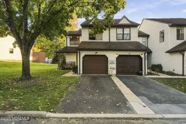 221 Longwood Drive, Manalapan, NJ 07726