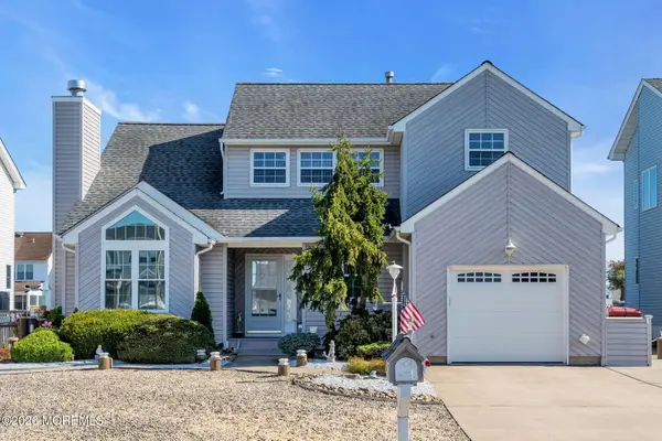 21 Toppinglift Drive, Bayville, NJ 08721