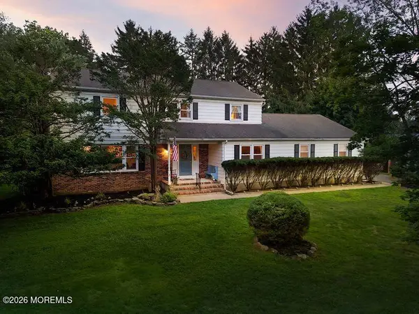 3 Mayflower Drive, Red Bank, NJ 07701