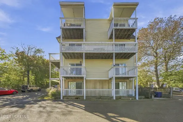 100 Navesink Avenue #7, Atlantic Highlands, NJ 07716