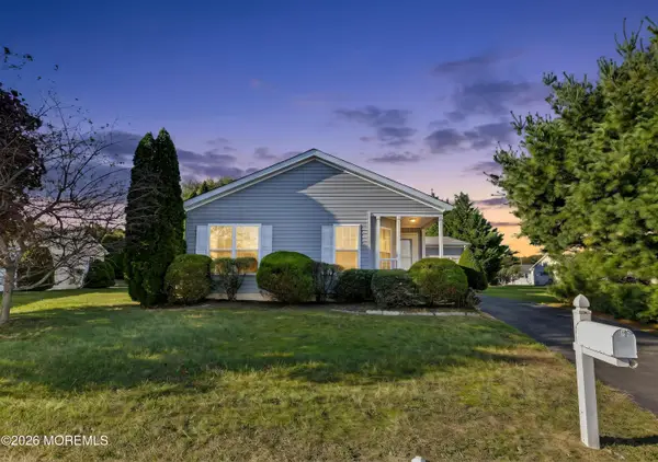2 Pine Grove Avenue, Manahawkin, NJ 08050