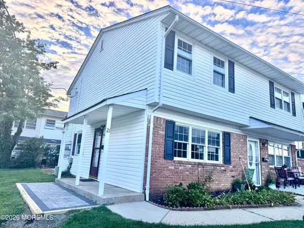 21 Iowa Court, Matawan, NJ 07747