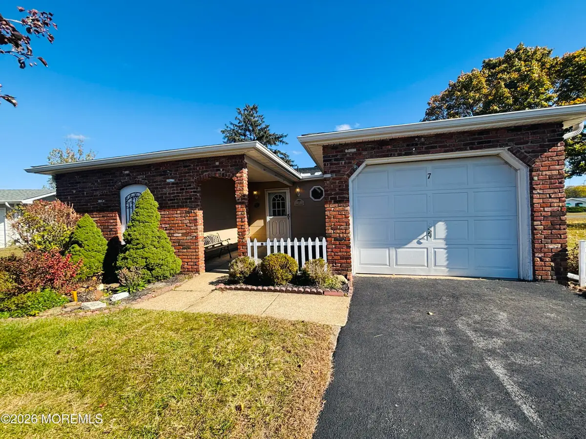 7 Thomas Court, Brick, NJ 08724 - #1