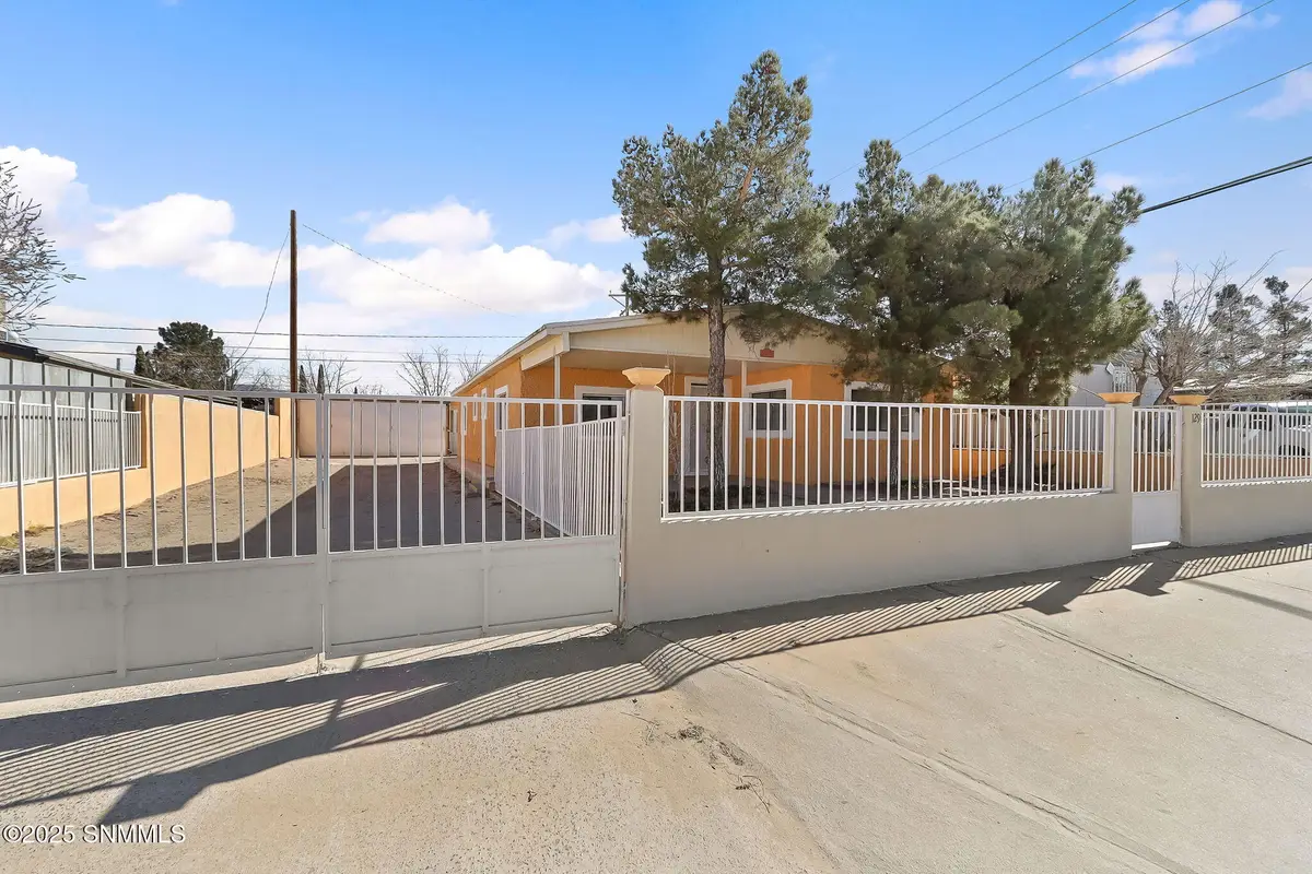 129 Encino Drive, Sunland Park, NM 88063 - Image #1