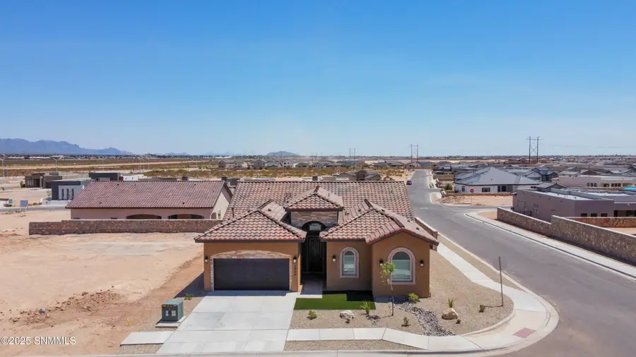 3906 Royal View Street, Las Cruces, NM 88012 - #2
