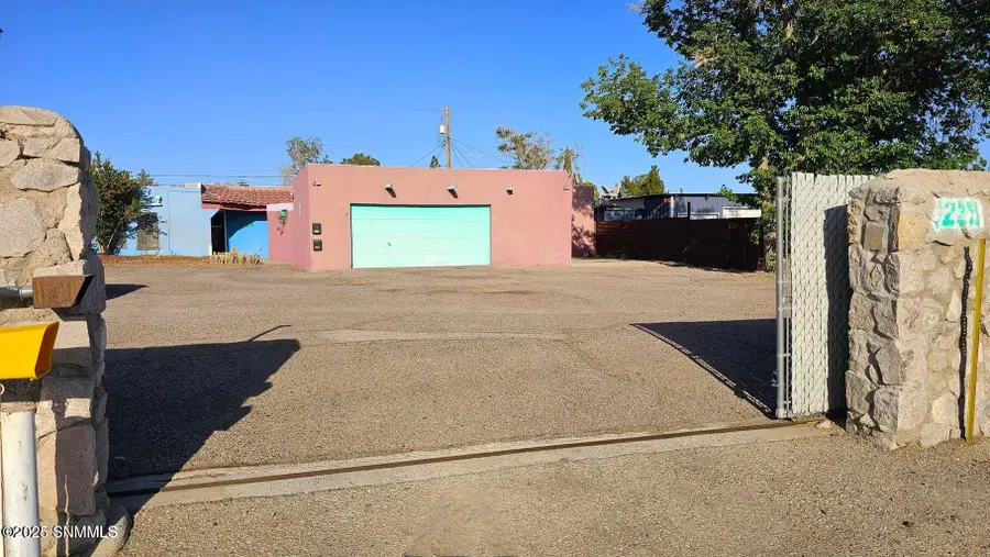 1229 S Espanola Street, Las Cruces, NM 88001 - Image #2