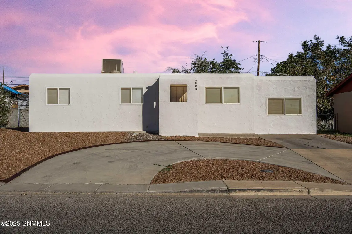 1005 Stull Drive, Las Cruces, NM 88001 - Image #1