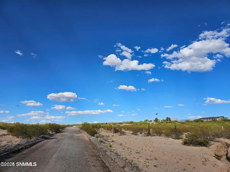 30 Tucson Avenue, Las Cruces, NM 88012 - Image #2