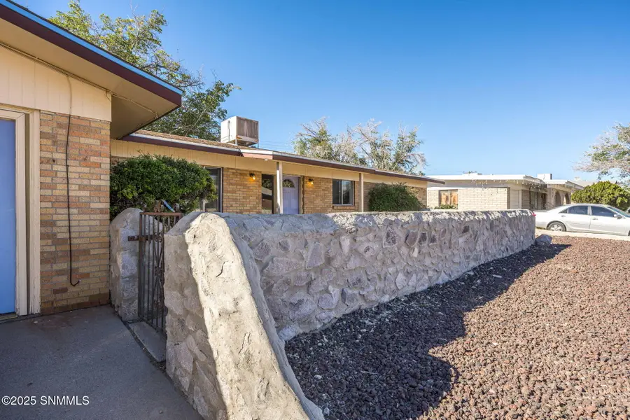 1836 Bromilow Street, Las Cruces, NM 88001 - Image #2