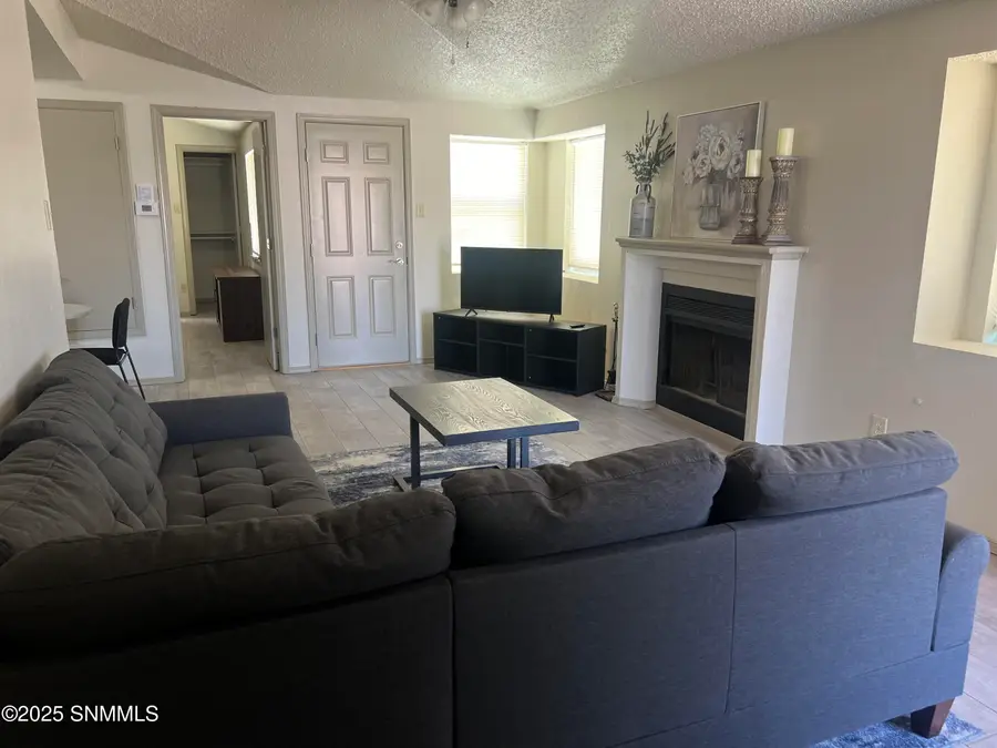 615 Paula Place, Las Cruces, NM 88001 - Image #3